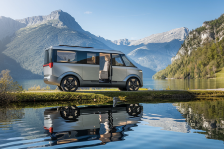 camping-car-futuriste-lac-montagnes